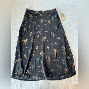 NWT Halogen Black and Gold A-Line Skirt size 1